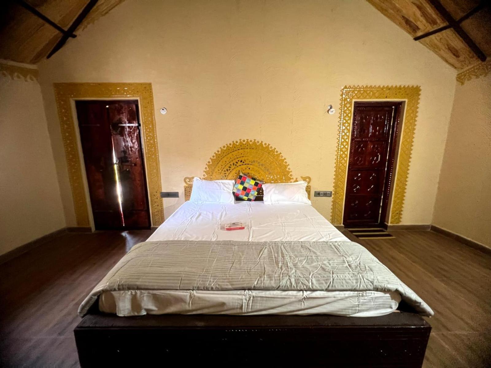 The Kutch House Hotel ภุช ภายนอก รูปภาพ