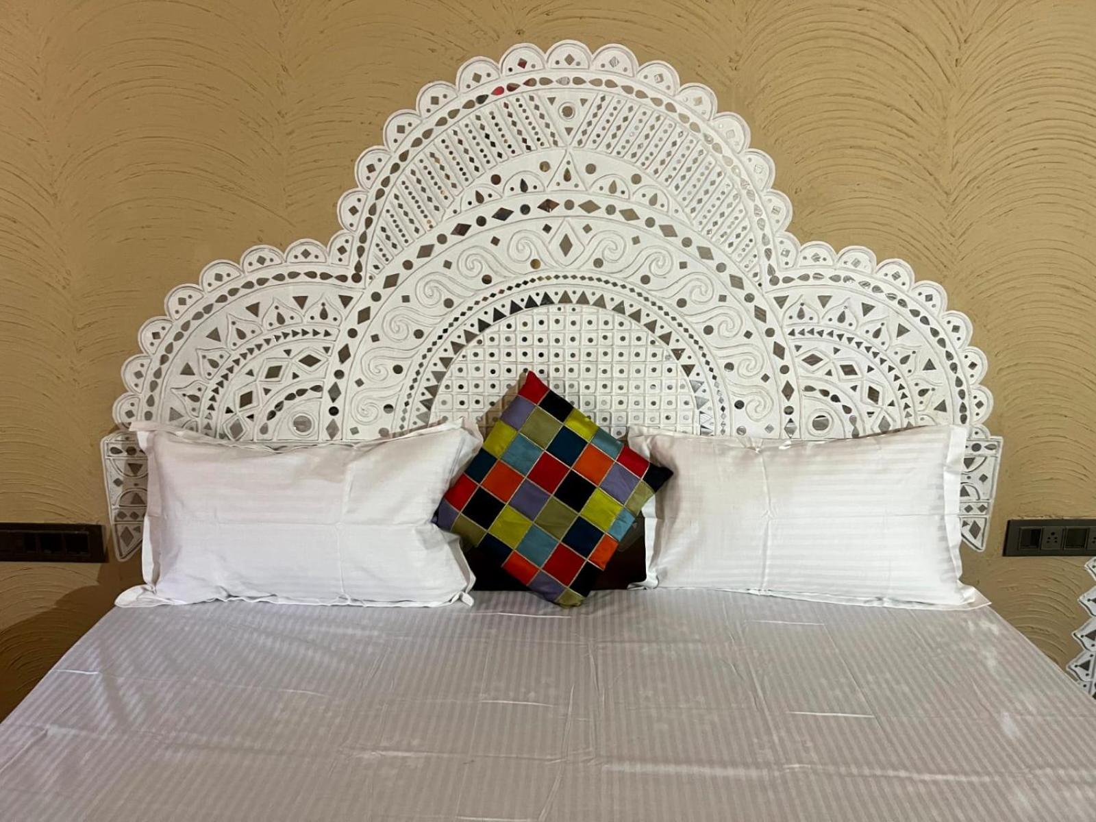 The Kutch House Hotel ภุช ภายนอก รูปภาพ